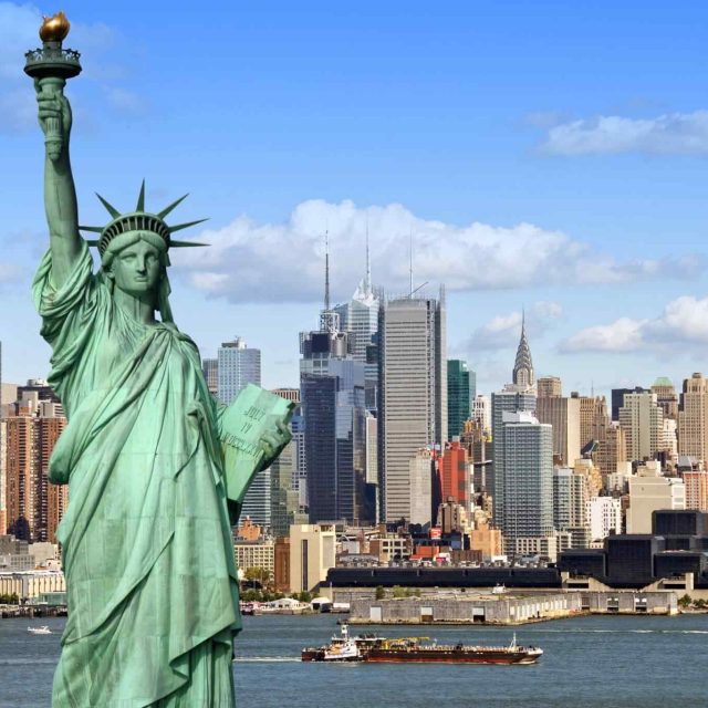 https://islandtreasurehuntbahamas.com/wp-content/uploads/2018/09/destination-new-york-01-640x640.jpg
